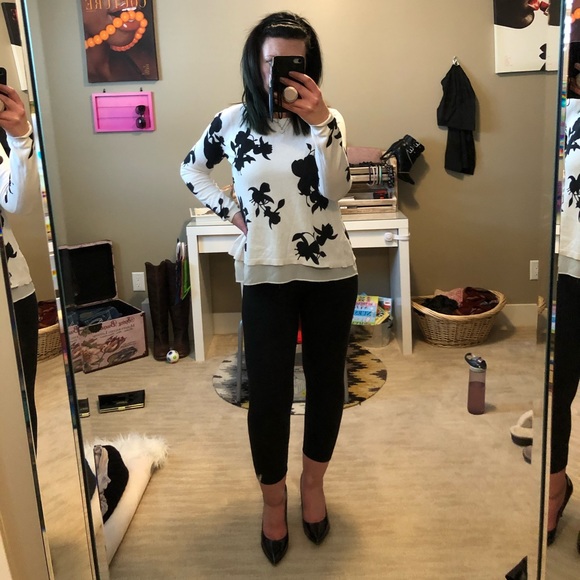 H&M Tops - H&M Scoop Neck Longsleeve